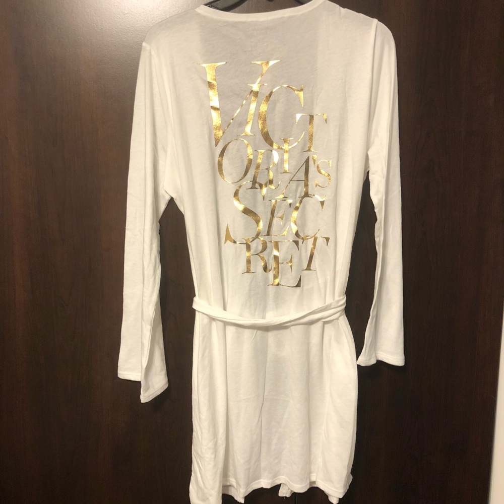 NWT Victoria’s Secret Robe Size Small